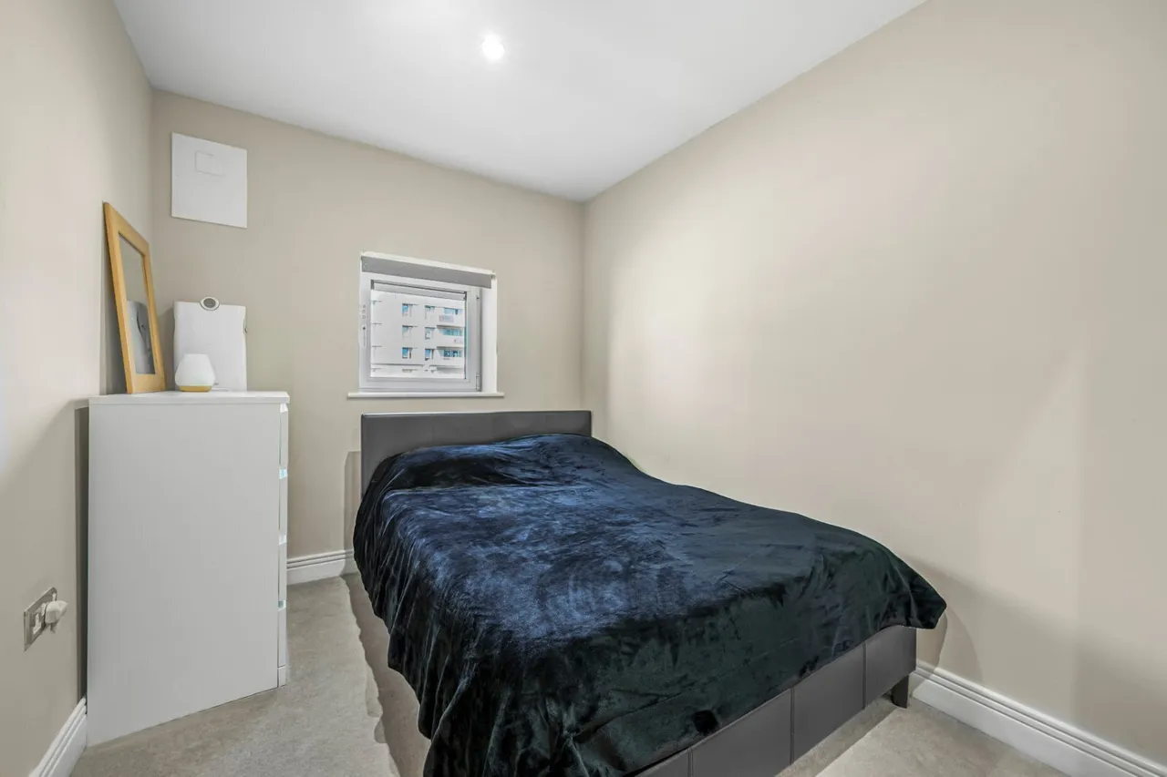 Wards Wharf Approach, London, E16, photo 9
