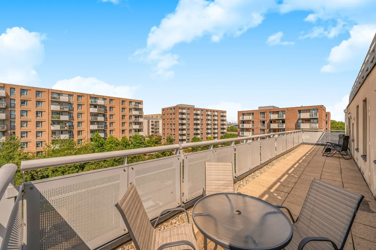 Wards Wharf Approach, London, E16, photo 2