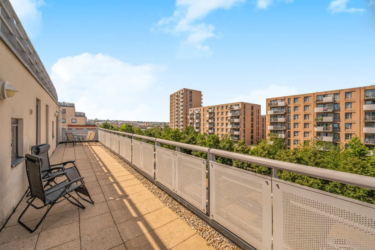 Wards Wharf Approach, London, E16, photo 11