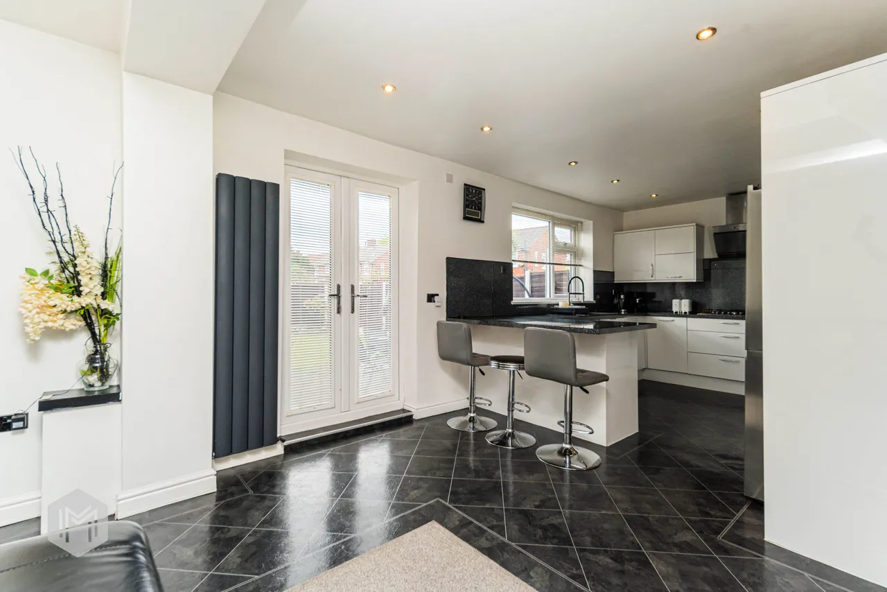 Derwent Drive, Bury, BL9 9LS, photo 3