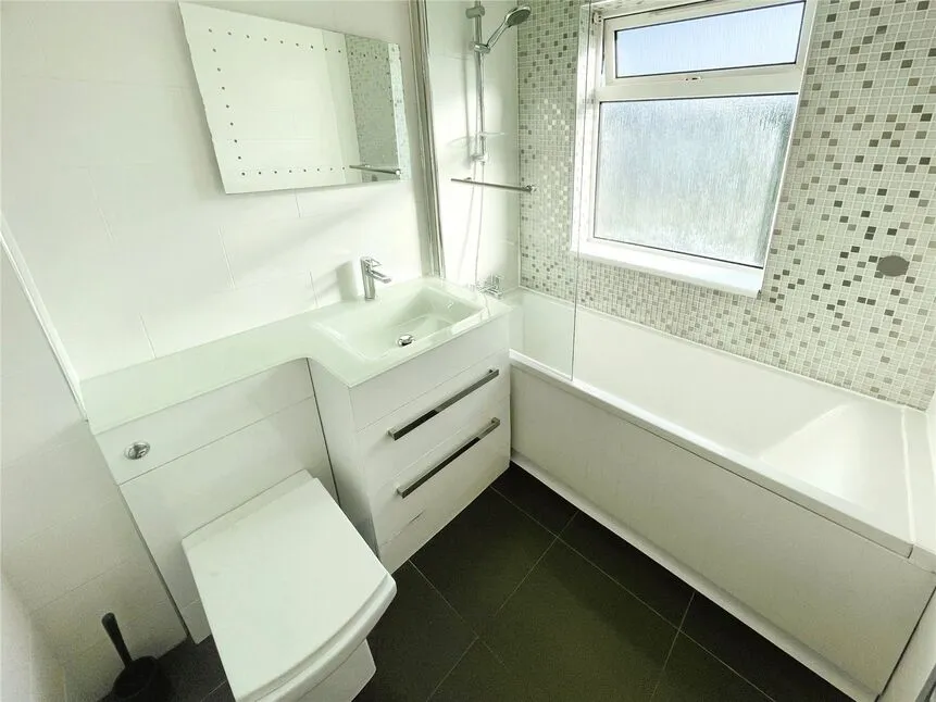Lance Grove, Liverpool, L15, photo 10