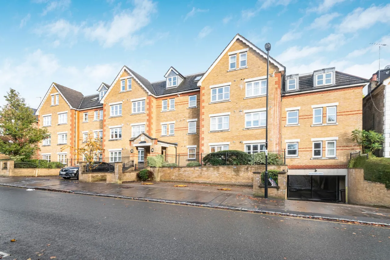 2 bed flat for sale — Birdhurst Road, South Croydon, Surrey