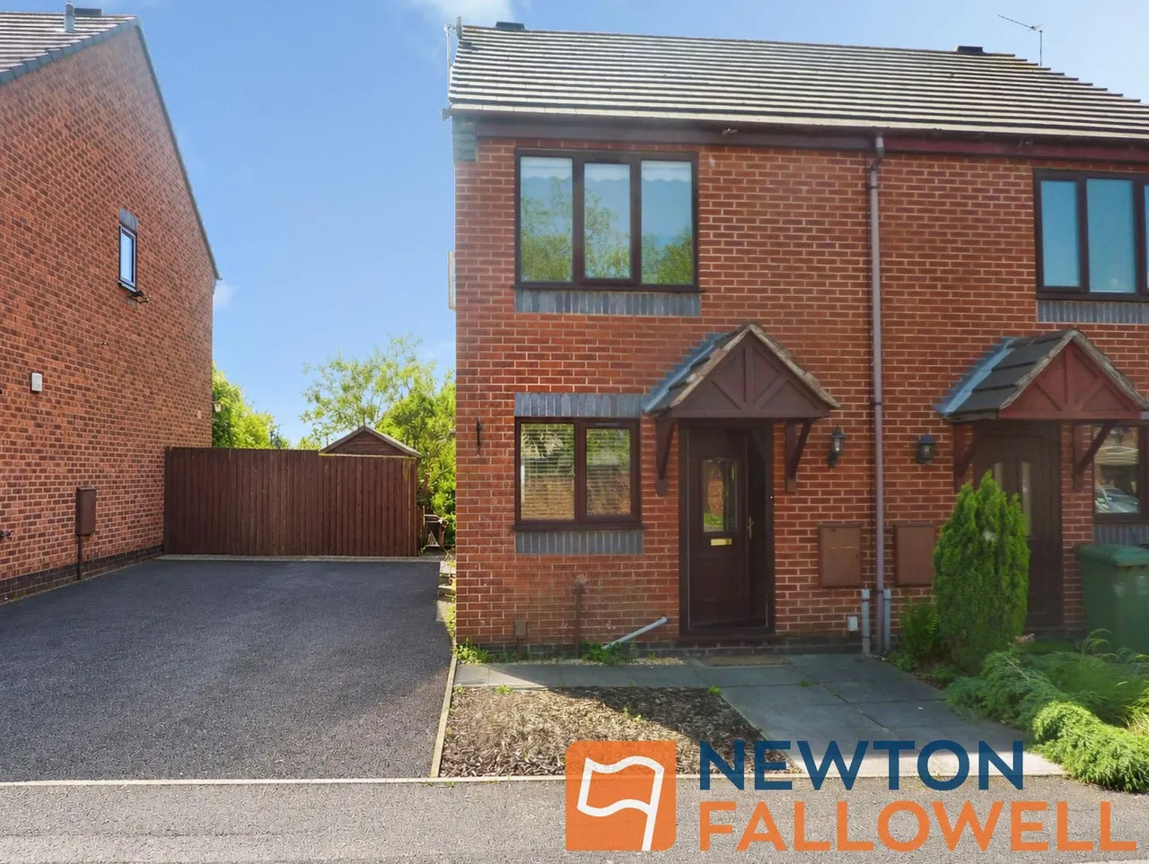 2 bed house to rent, Orchard Close, Rushall, WS4