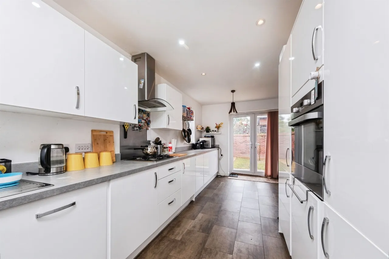 Lambert Court, Newport Pagnell, MK16, photo 3
