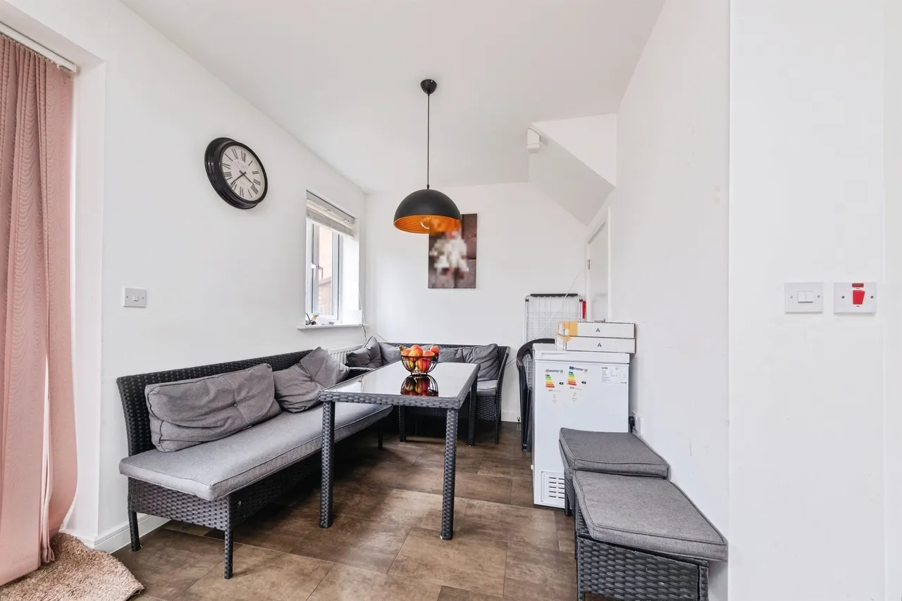 Lambert Court, Newport Pagnell, MK16, photo 8