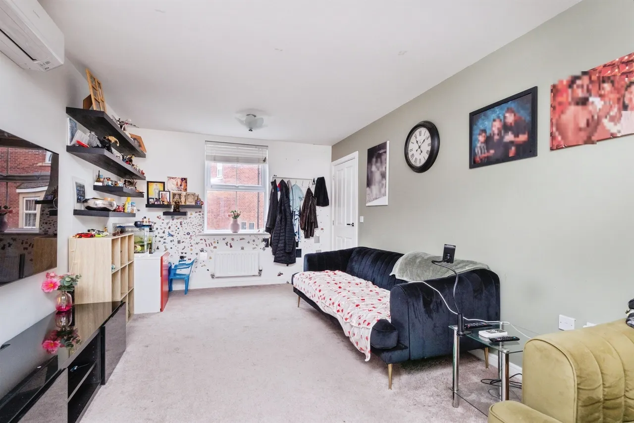 Lambert Court, Newport Pagnell, MK16, photo 5
