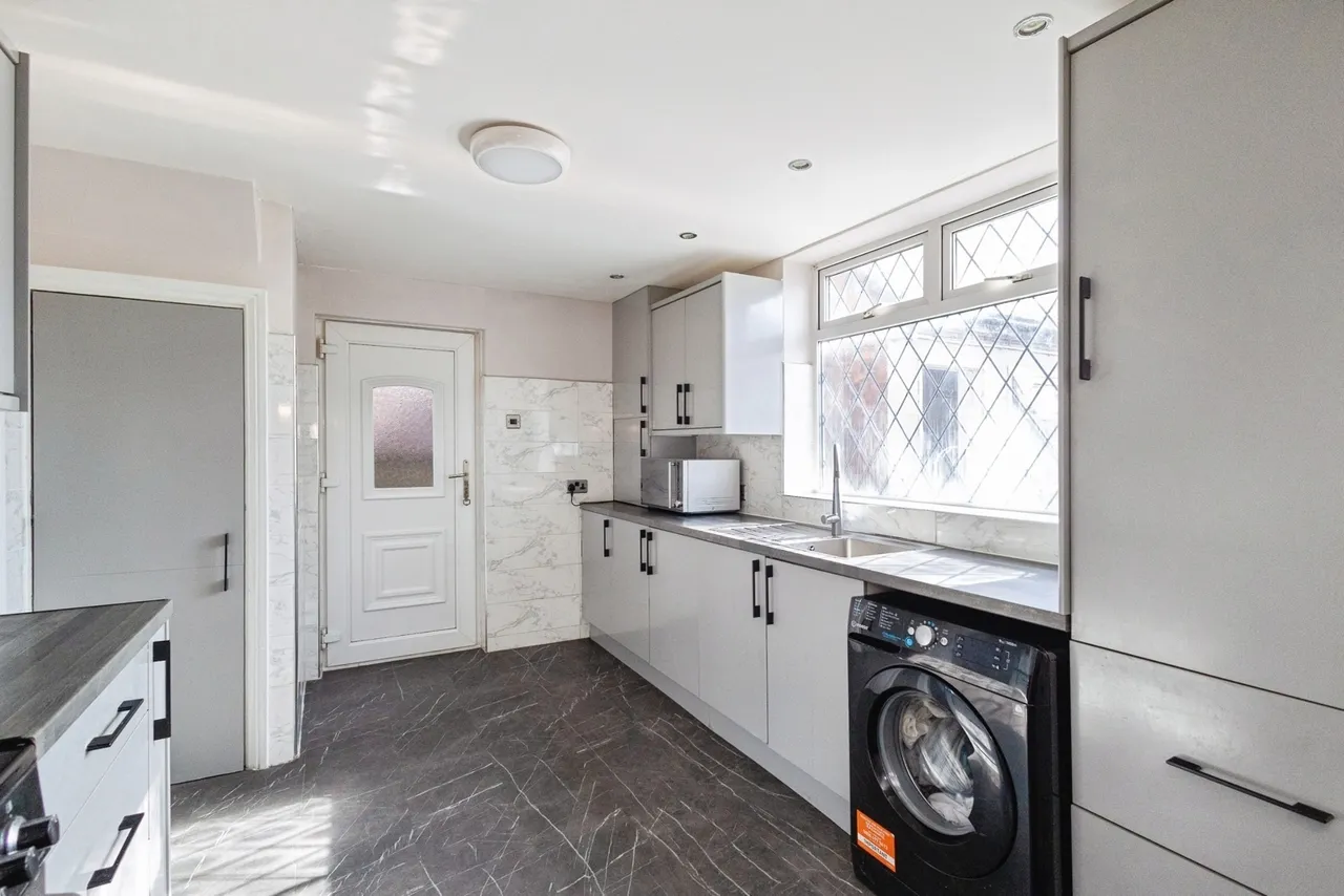 Windermere Crescent, ASHTON-UNDER-LYNE, Lancashire, OL7, photo 7