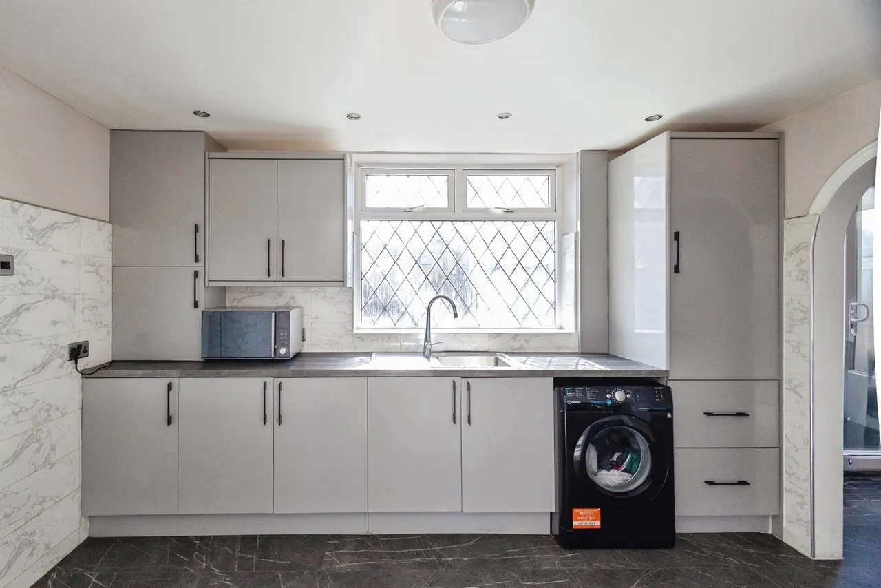 Windermere Crescent, ASHTON-UNDER-LYNE, Lancashire, OL7, photo 5