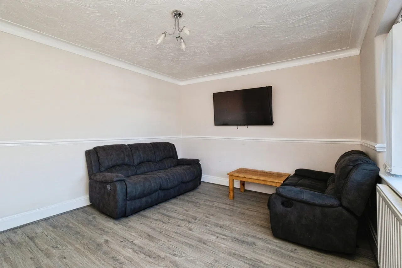 Windermere Crescent, ASHTON-UNDER-LYNE, Lancashire, OL7, photo 2