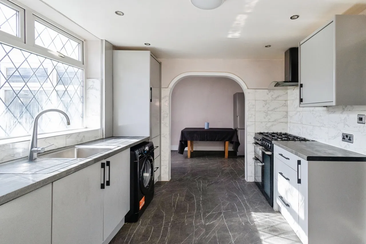 Windermere Crescent, ASHTON-UNDER-LYNE, Lancashire, OL7, photo 6