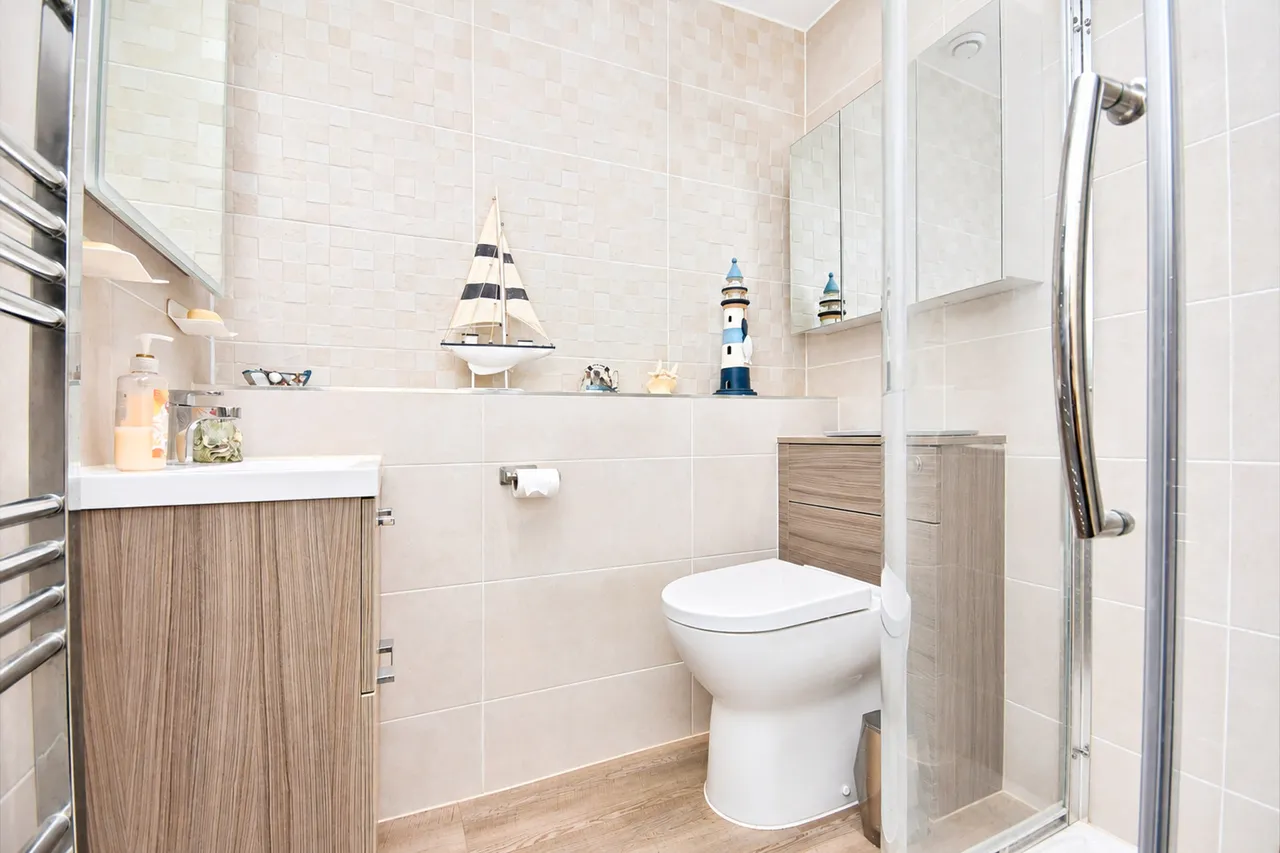 Nether Court, Halstead, CO9, photo 9