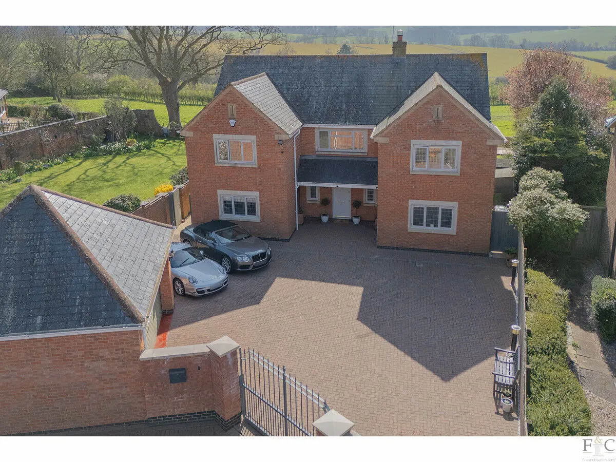 5 bed house for sale, Main Street, Leicester, LE7