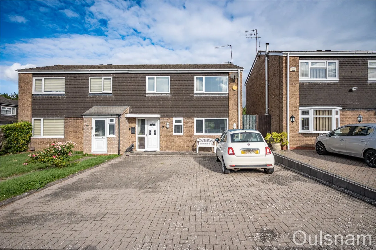 3 bed house for sale — Aintree Close, Catshill, Bromsgrove, Worcestershire, B61 0LN
