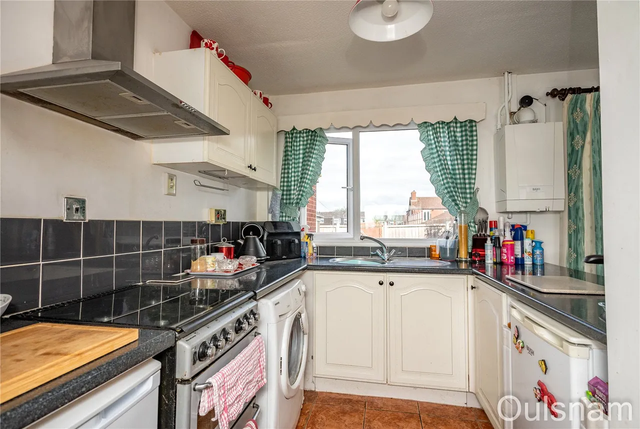 Aintree Close, Catshill, Bromsgrove, Worcestershire, B61 0LN, photo 5