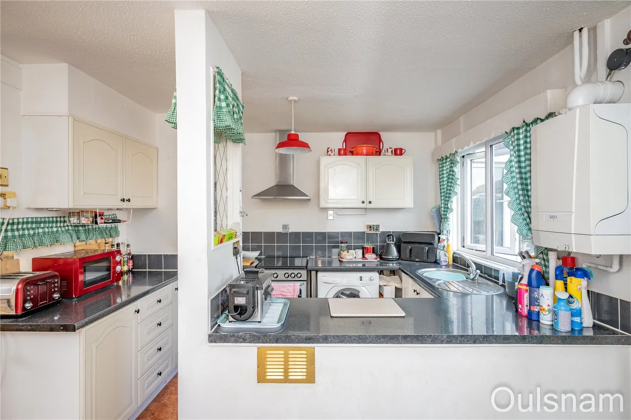 Aintree Close, Catshill, Bromsgrove, Worcestershire, B61 0LN, photo 4