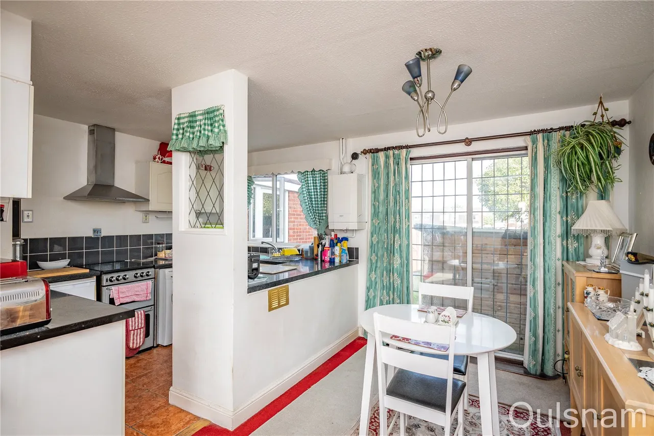 Aintree Close, Catshill, Bromsgrove, Worcestershire, B61 0LN, photo 3
