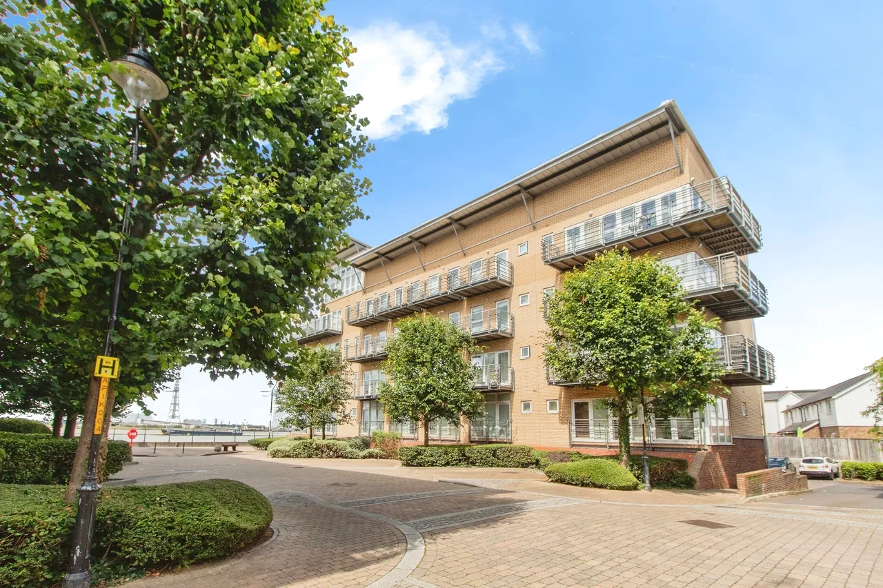 Portland Place, Greenhithe, DA9, photo 15