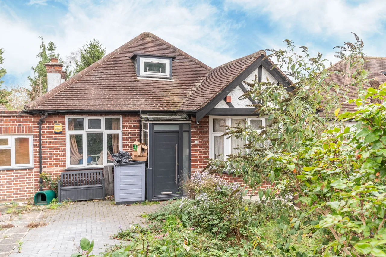 Northwood, HA6, photo 2