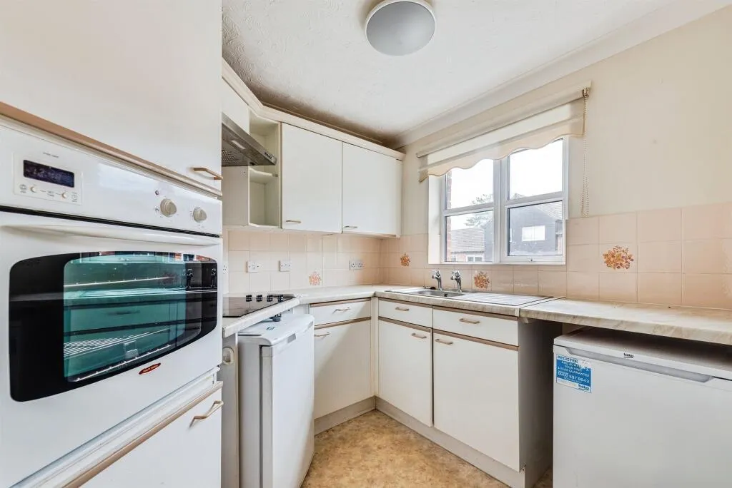 Mill Stream Court, Abingdon, OX14, photo 2