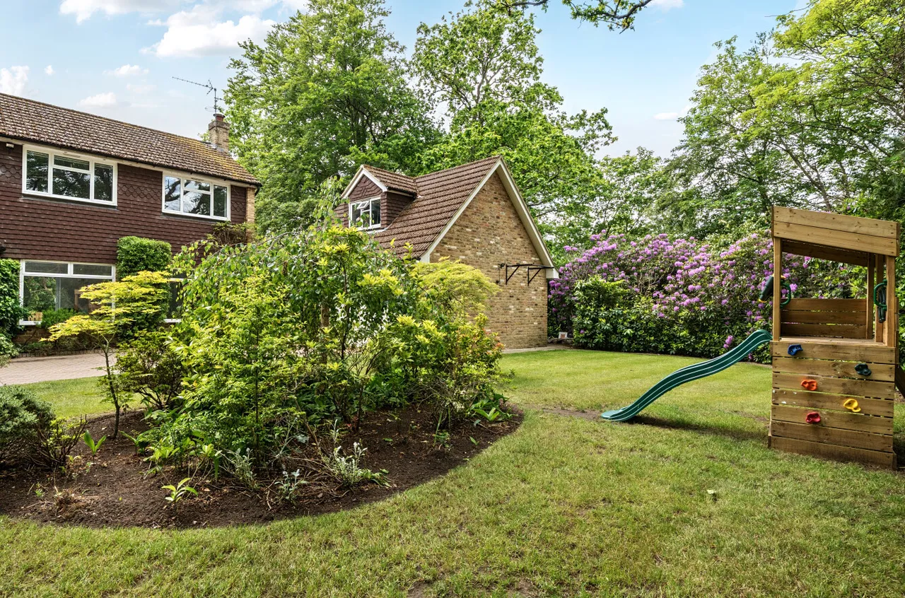 Church Hill, Camberley, Surrey, GU15 2HA, photo 3