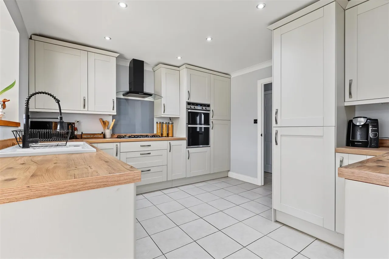 Chestnut Way, Mepal, CB6, photo 9