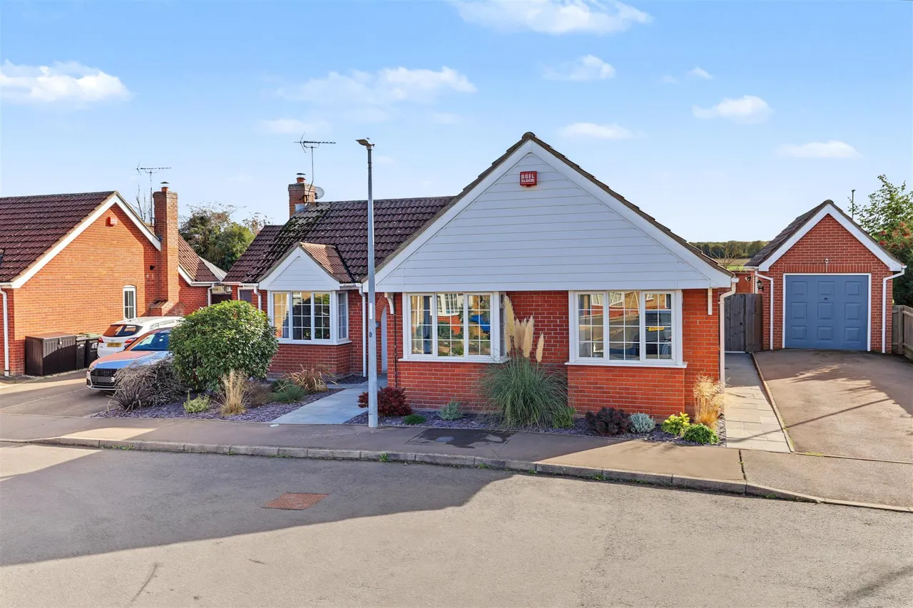 3 bed house for sale, Chestnut Way, Mepal, CB6