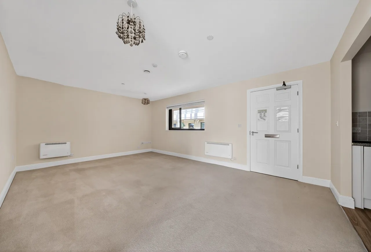 Gloucester Road, Cheltenham, GL51 8DW, photo 9