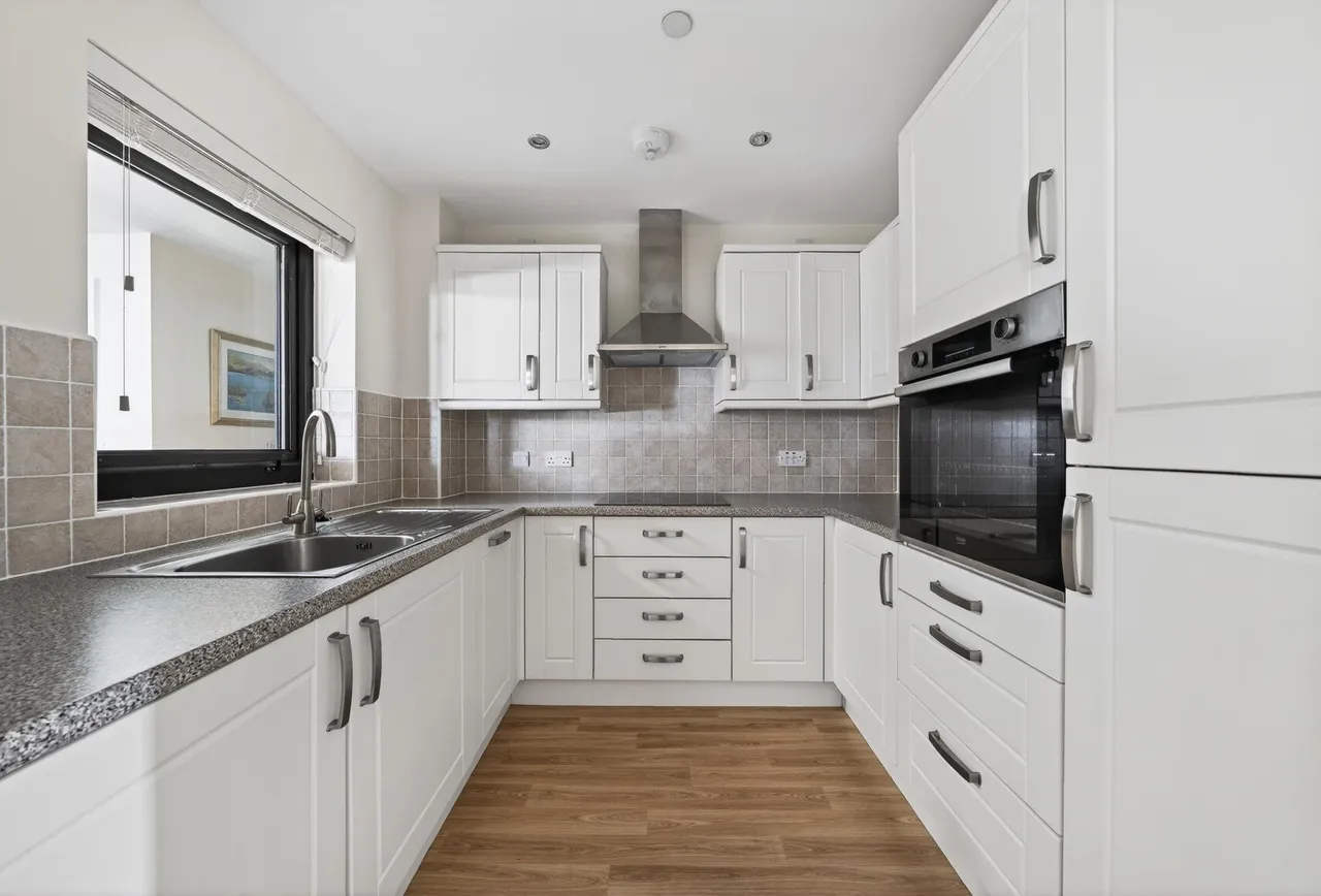 Gloucester Road, Cheltenham, GL51 8DW, photo 8