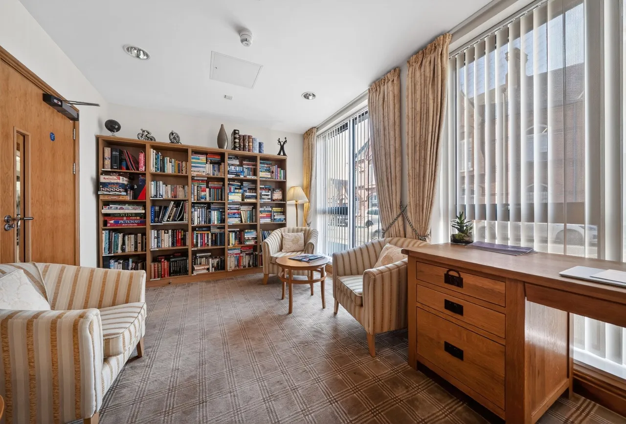 Gloucester Road, Cheltenham, GL51 8DW, photo 4