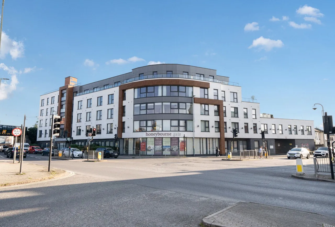 2 bed flat for sale — Gloucester Road, Cheltenham, GL51 8DW