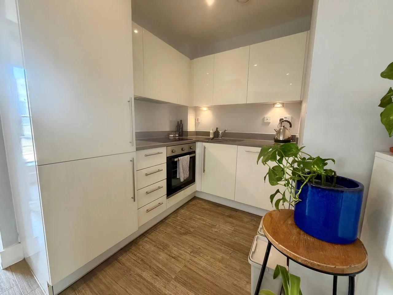Salcombe Court, Leven Road, E14, photo 3