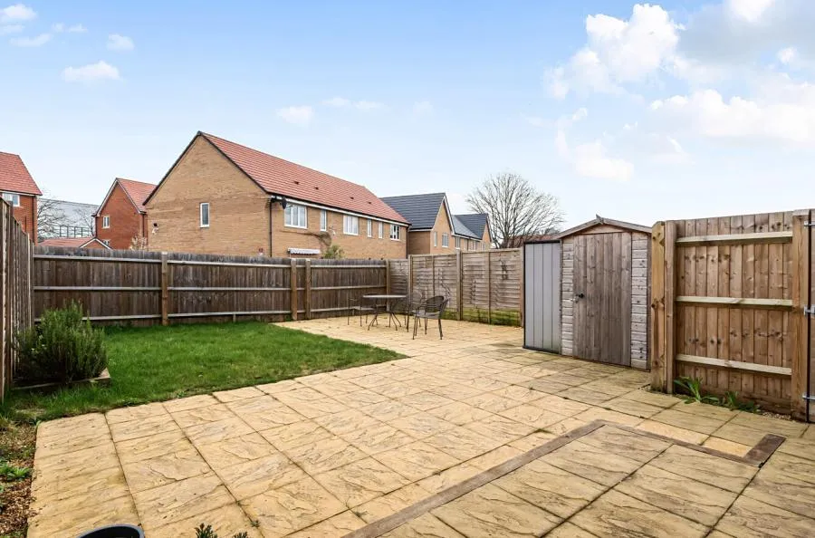 Martingale Grove, Arborfield Green, RG2, photo 10