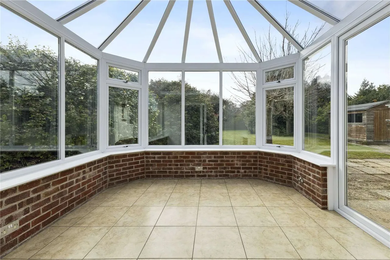 Bitterne Way, Lymington, Hampshire, SO41 3PB, photo 7
