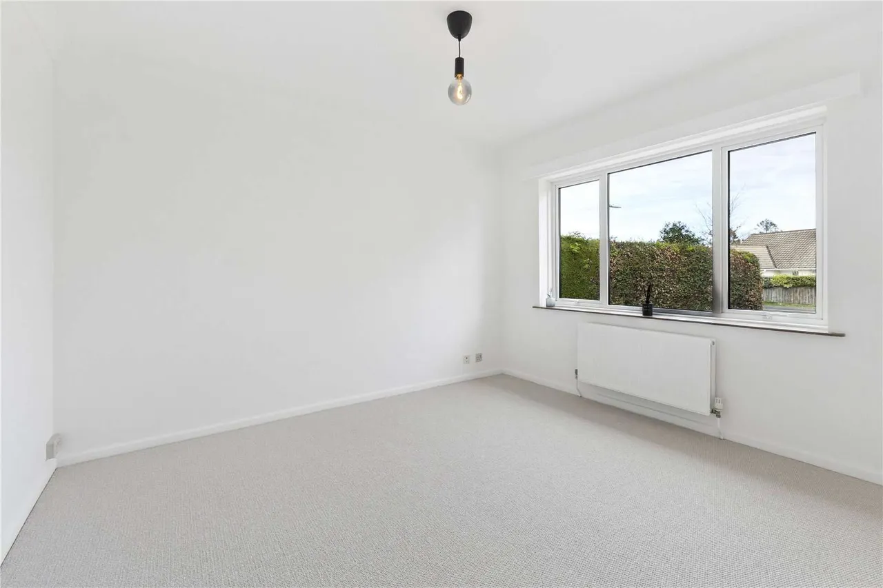 Bitterne Way, Lymington, Hampshire, SO41 3PB, photo 10