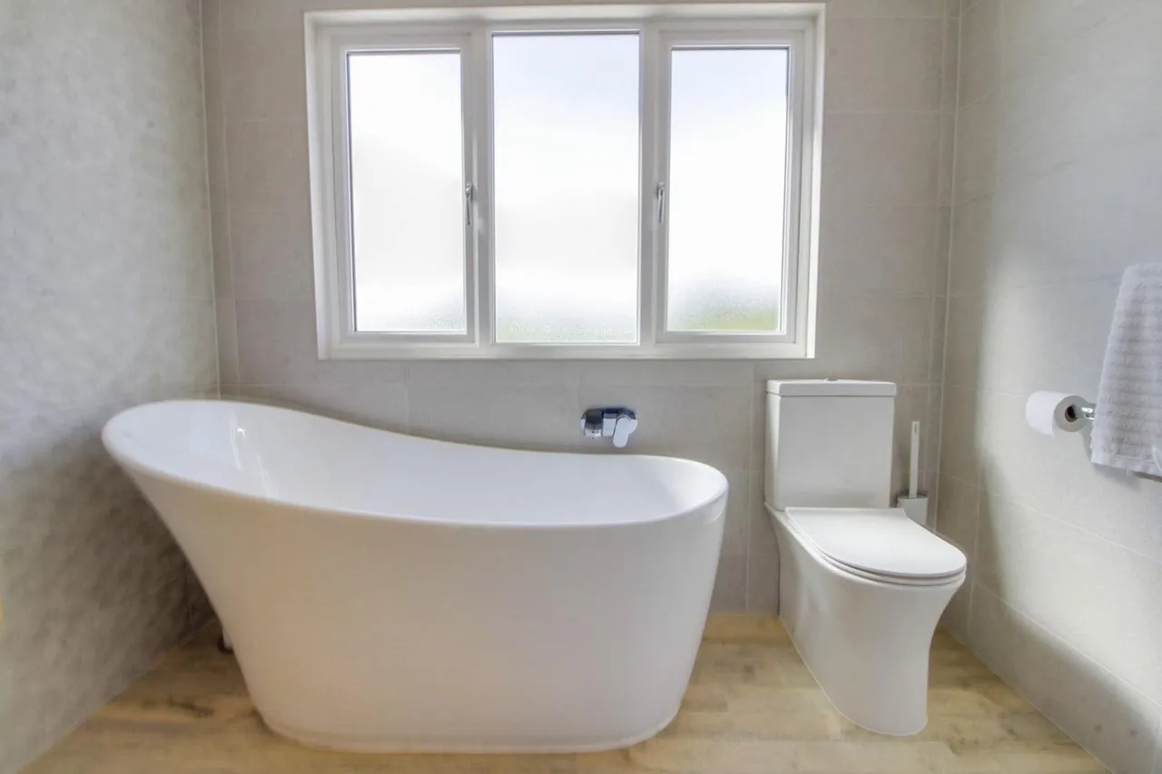 Meadow Road, Peakirk, PE6, photo 24