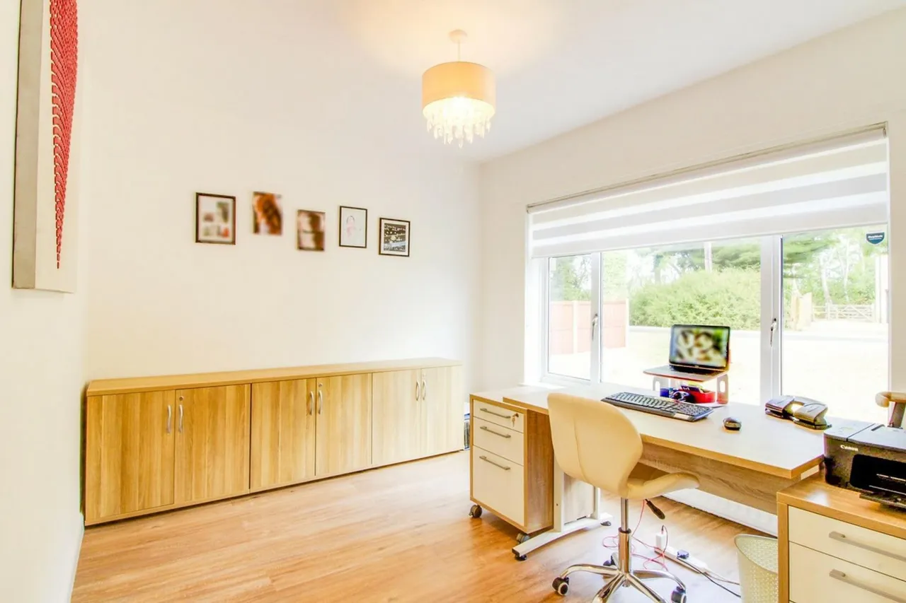 Meadow Road, Peakirk, PE6, photo 15