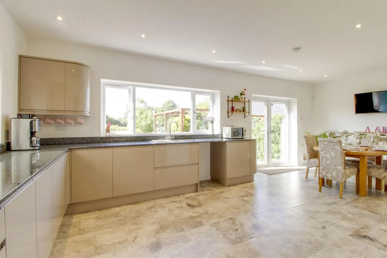 Meadow Road, Peakirk, PE6, photo 12