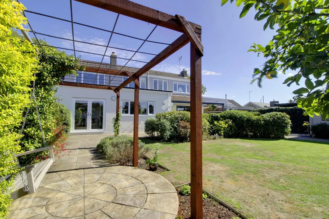 Meadow Road, Peakirk, PE6, photo 25