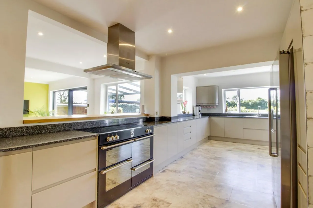 Meadow Road, Peakirk, PE6, photo 10