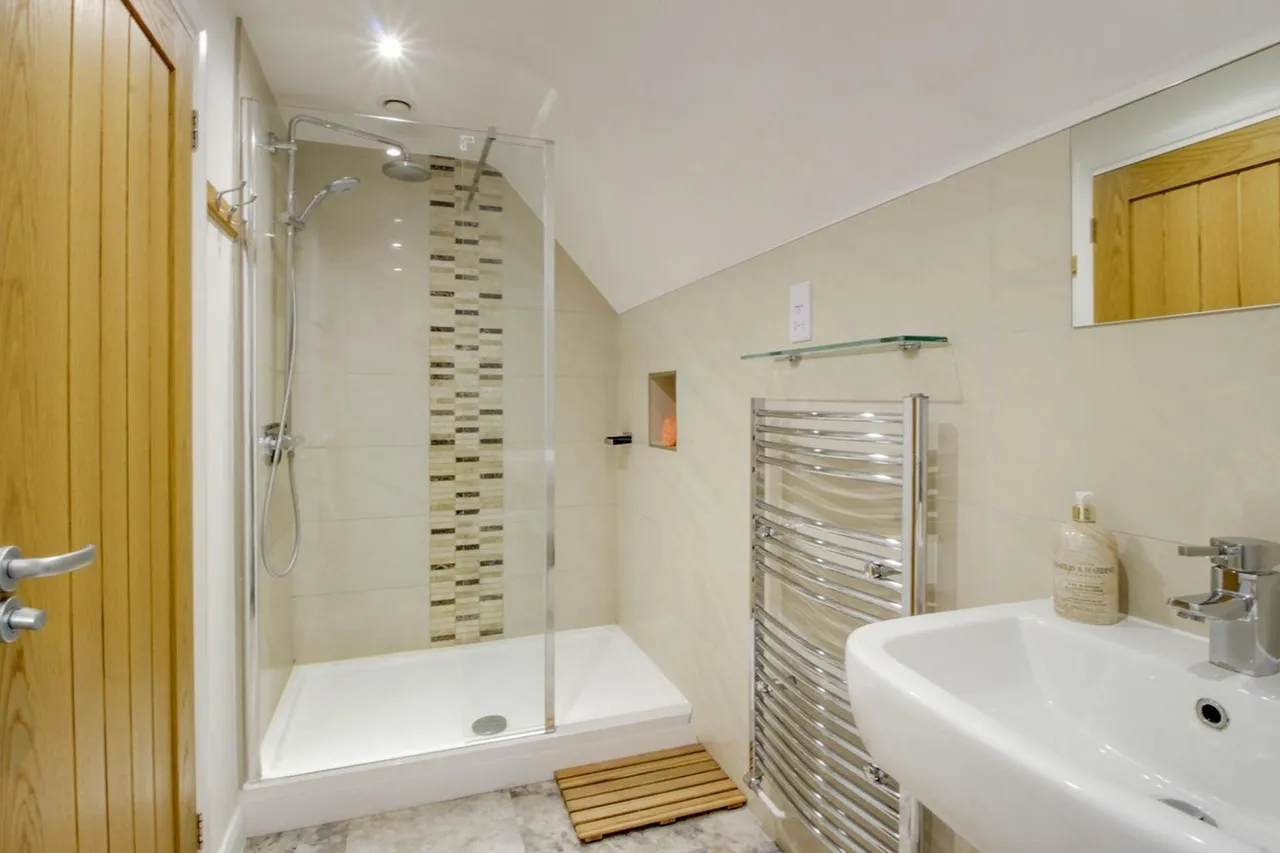Meadow Road, Peakirk, PE6, photo 20