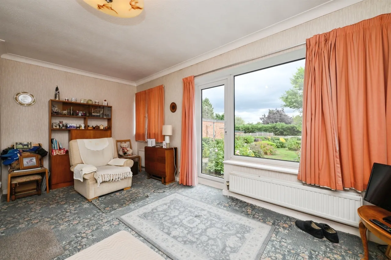 Roselands Avenue, Hoddesdon, photo 3