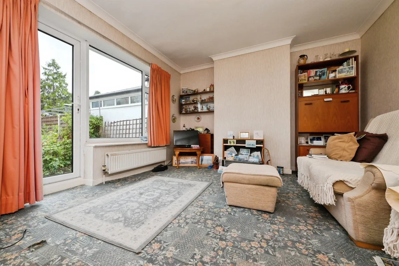Roselands Avenue, Hoddesdon, photo 2