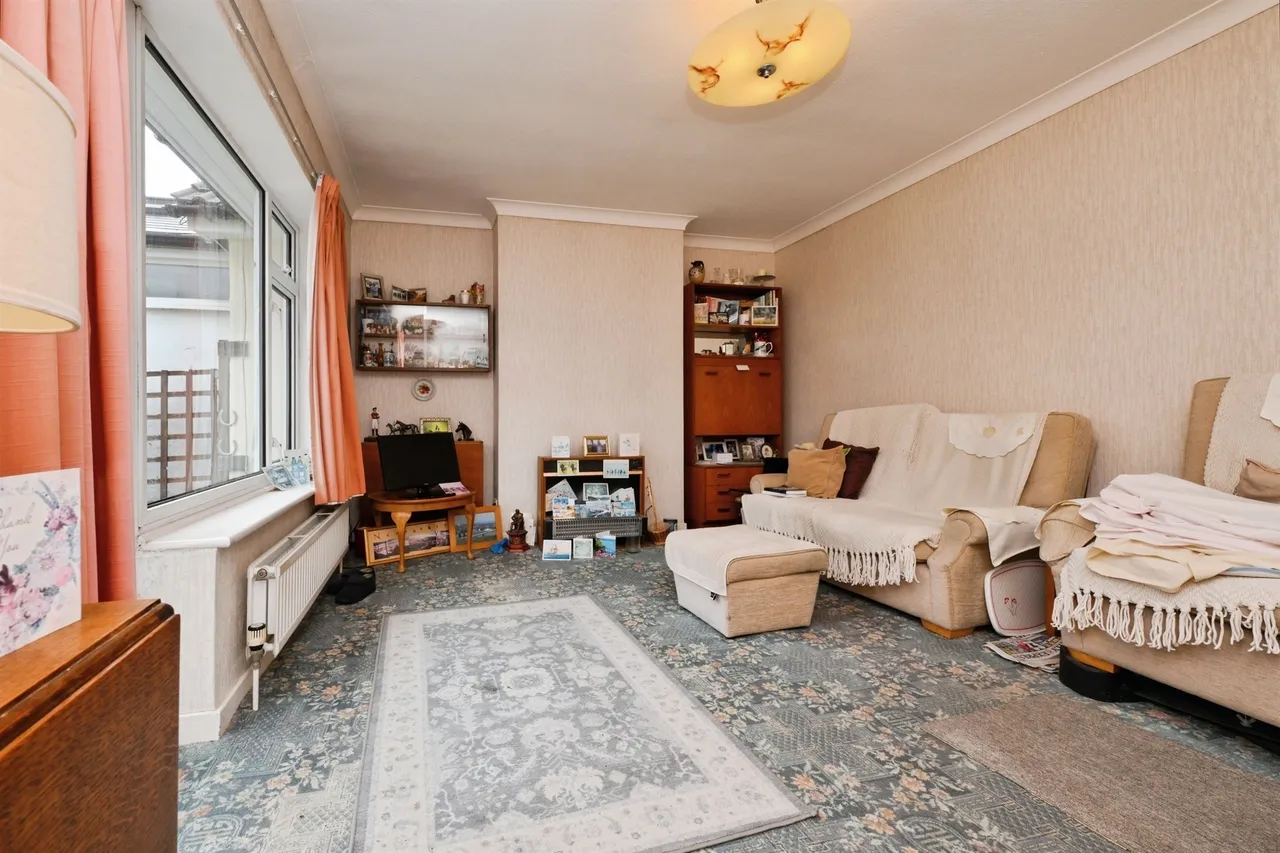 Roselands Avenue, Hoddesdon, photo 4