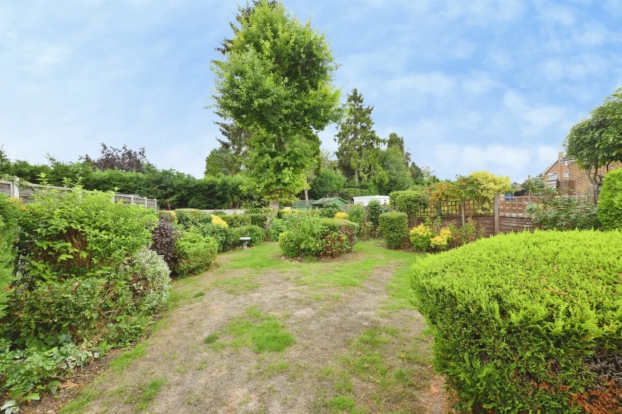 Roselands Avenue, Hoddesdon, photo 12