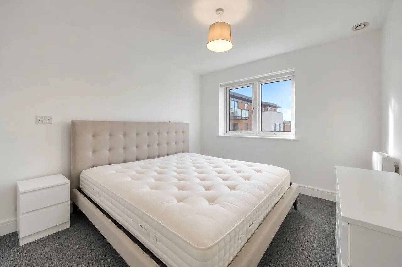 Roehampton Lane, London, SW15, photo 6