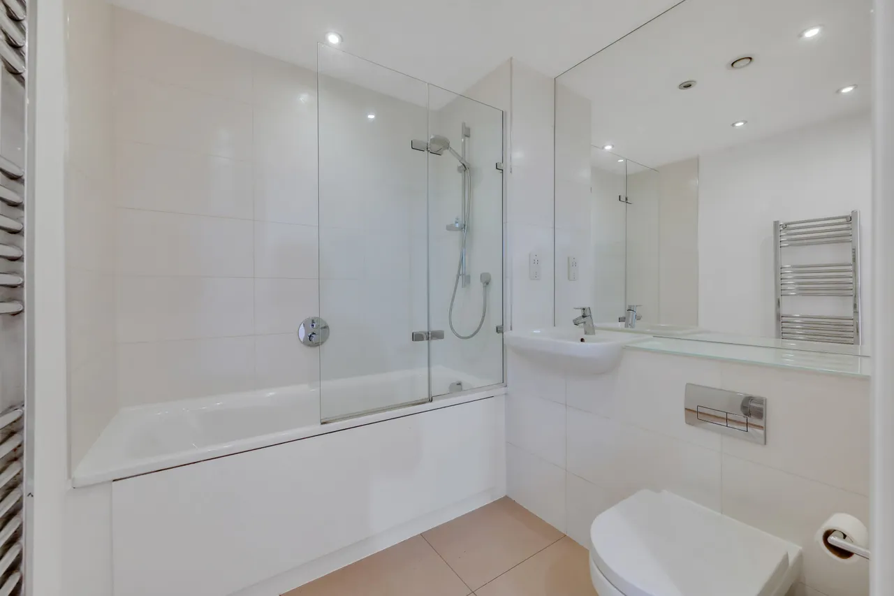 Roehampton Lane, London, SW15, photo 10