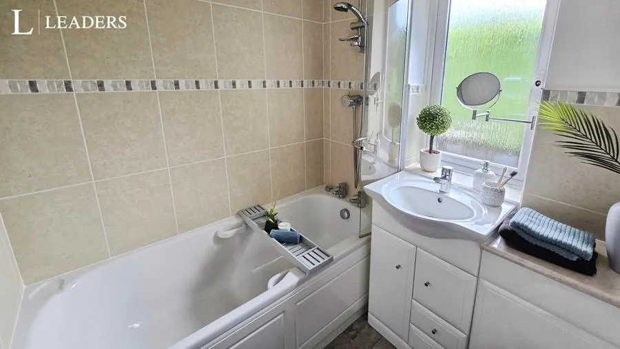Beach Close, Evesham, WR11, photo 16