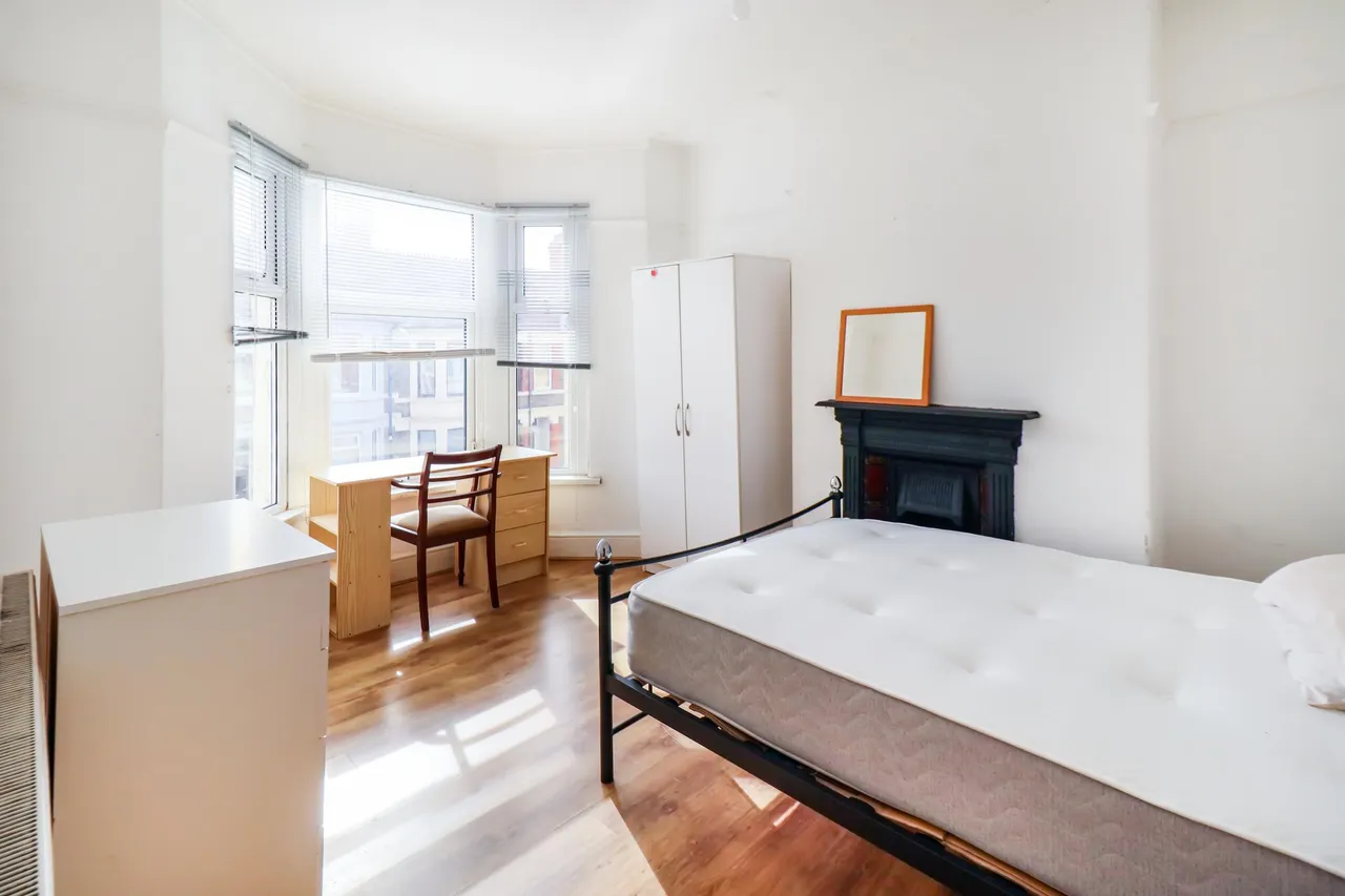 Dogfield Street, Cardiff, CF24, photo 21