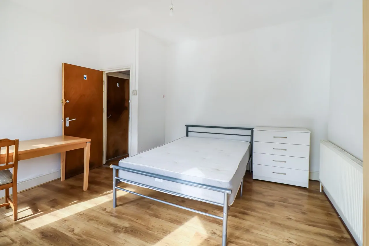 Dogfield Street, Cardiff, CF24, photo 24