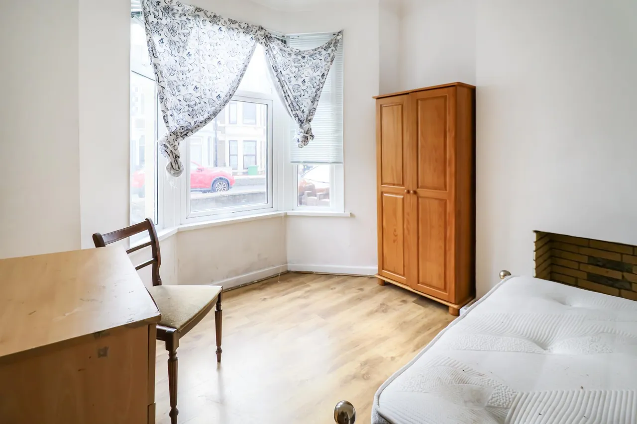 Dogfield Street, Cardiff, CF24, photo 12